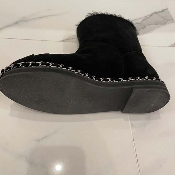 Authentic Chanel suede ankle boots in black with silver hardware - Picture 6 of 6